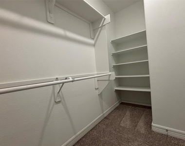 2913 Cliff Ridge Lane - Photo Thumbnail 18