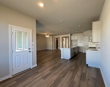 2913 Cliff Ridge Lane - Photo Thumbnail 9