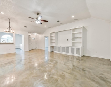 515 Valley Drive - Photo Thumbnail 3