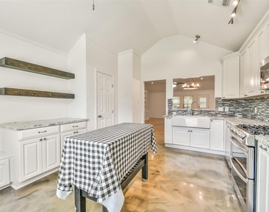 515 Valley Drive - Photo Thumbnail 10