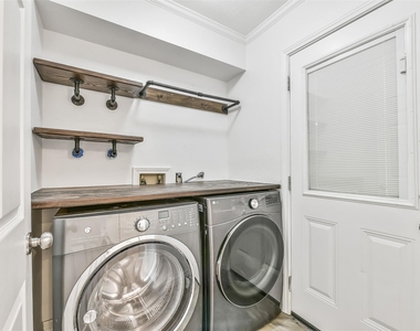 515 Valley Drive - Photo Thumbnail 12
