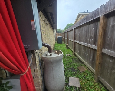 9802 Sagepike Drive - Photo Thumbnail 35