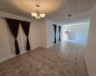 9802 Sagepike Drive - Photo Thumbnail 7