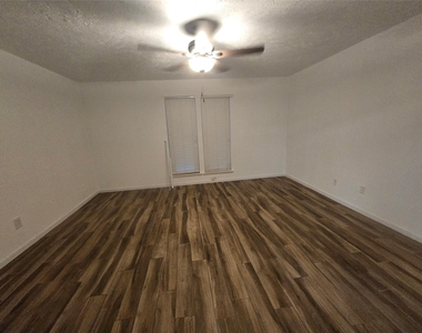 9802 Sagepike Drive - Photo Thumbnail 17