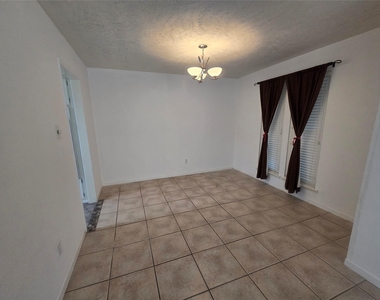 9802 Sagepike Drive - Photo Thumbnail 6