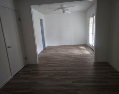 9802 Sagepike Drive - Photo Thumbnail 24
