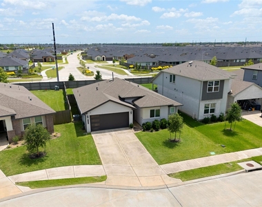 1134 Della Lane - Photo Thumbnail 2