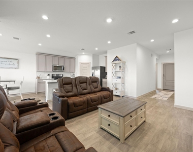 1134 Della Lane - Photo Thumbnail 6