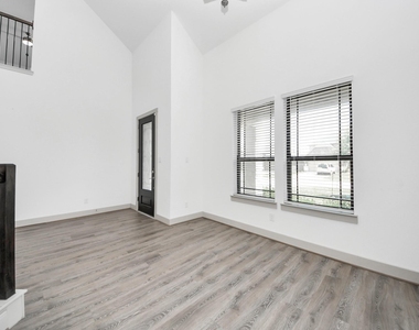 1567 Harvest Vine Court - Photo Thumbnail 16