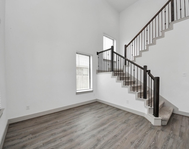 1567 Harvest Vine Court - Photo Thumbnail 16