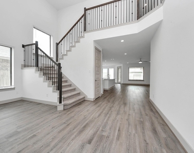 1567 Harvest Vine Court - Photo Thumbnail 12
