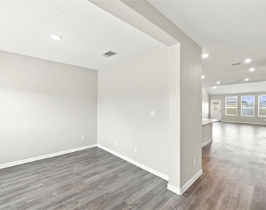 32311 Melbrooke Drive - Photo Thumbnail 6
