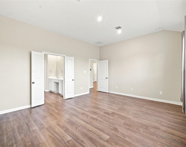 32311 Melbrooke Drive - Photo Thumbnail 17