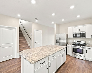 32311 Melbrooke Drive - Photo Thumbnail 13