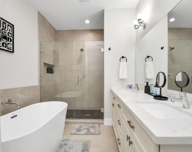5718 Beall Street - Photo Thumbnail 13