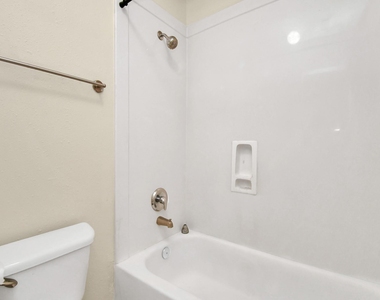 19139 Mission Manor Lane - Photo Thumbnail 16