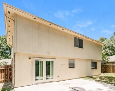 18450 Hollow Oaks Circle - Photo Thumbnail 13
