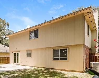 18450 Hollow Oaks Circle - Photo Thumbnail 14