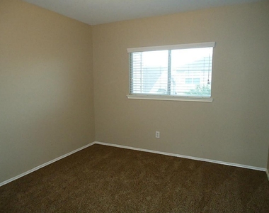 11047 Knobbley Oak Court - Photo Thumbnail 17