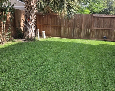11047 Knobbley Oak Court - Photo Thumbnail 4