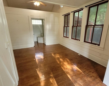 105 E Germania Street - Photo Thumbnail 8