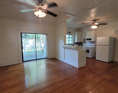 105 E Germania Street - Photo Thumbnail 3
