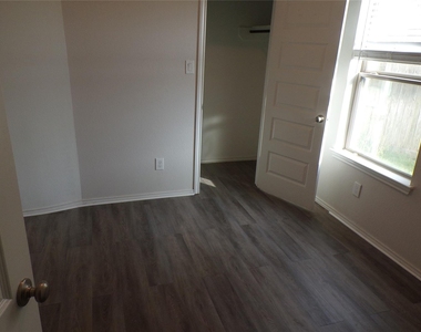 24978 Tidmor Lane - Photo Thumbnail 16