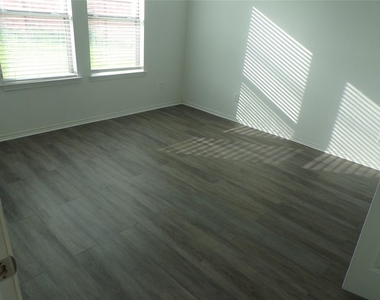 24978 Tidmor Lane - Photo Thumbnail 20
