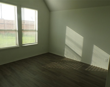 24978 Tidmor Lane - Photo Thumbnail 19
