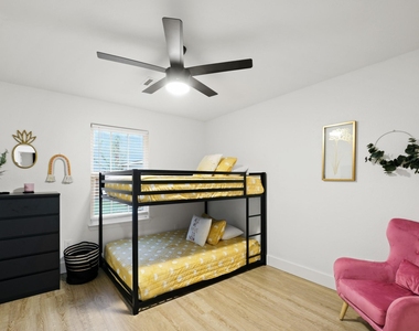 1504 W 43rd Street - Photo Thumbnail 15