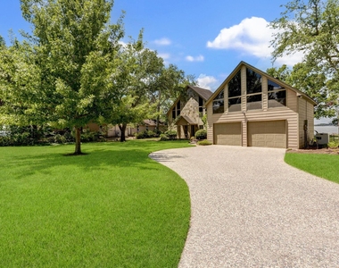 10045 Valley Drive S - Photo Thumbnail 2