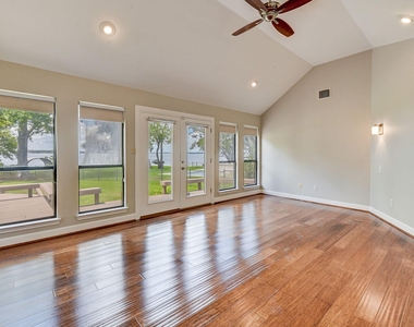 10045 Valley Drive S - Photo Thumbnail 22