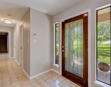 10045 Valley Drive S - Photo Thumbnail 6