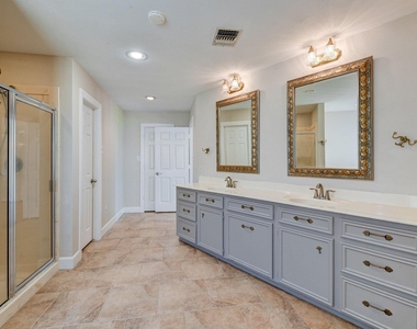 10045 Valley Drive S - Photo Thumbnail 27