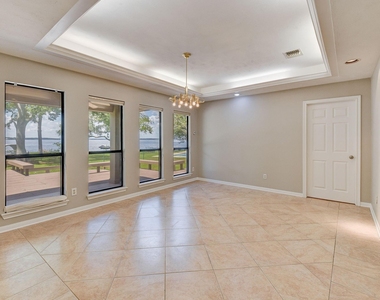 10045 Valley Drive S - Photo Thumbnail 14