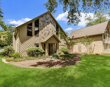10045 Valley Drive S - Photo Thumbnail 1