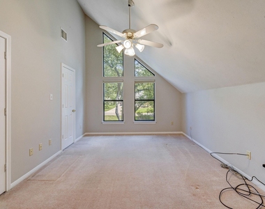 10045 Valley Drive S - Photo Thumbnail 34