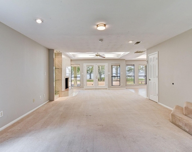 10045 Valley Drive S - Photo Thumbnail 8