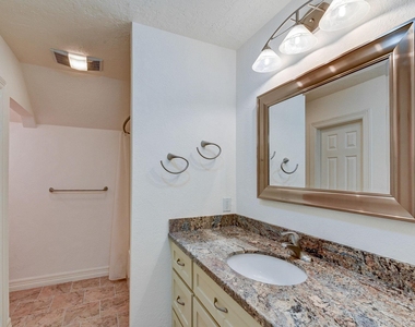 10045 Valley Drive S - Photo Thumbnail 39