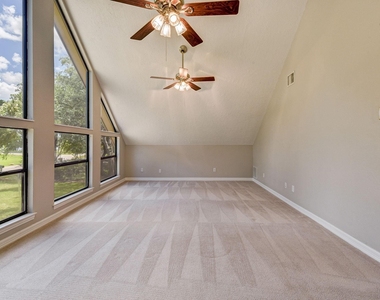 10045 Valley Drive S - Photo Thumbnail 38