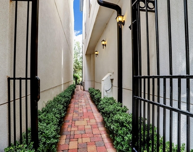 10912 Wrenwood Park - Photo Thumbnail 1