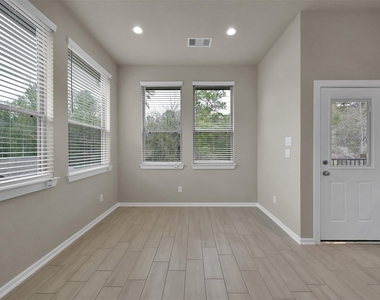 543 Longleaf Pine Drive - Photo Thumbnail 5