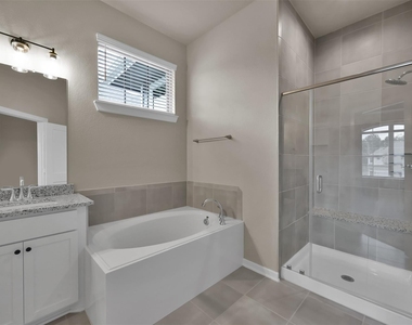 543 Longleaf Pine Drive - Photo Thumbnail 9