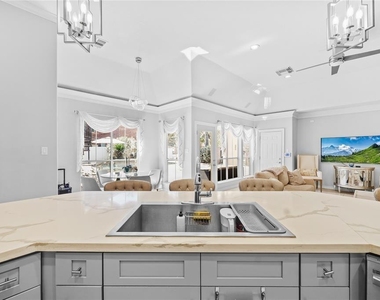 5522 Olympiad Drive - Photo Thumbnail 6