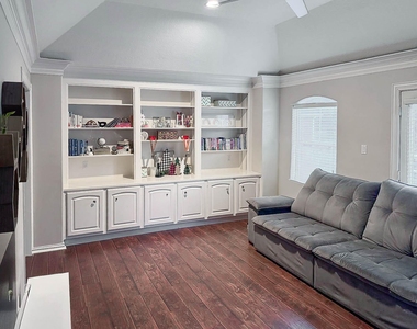 5522 Olympiad Drive - Photo Thumbnail 15