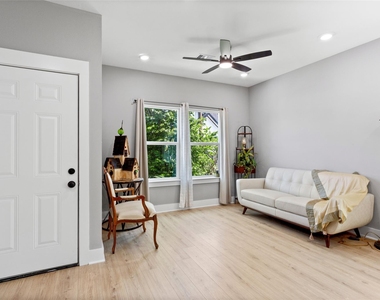 3220 Josephine Street - Photo Thumbnail 4
