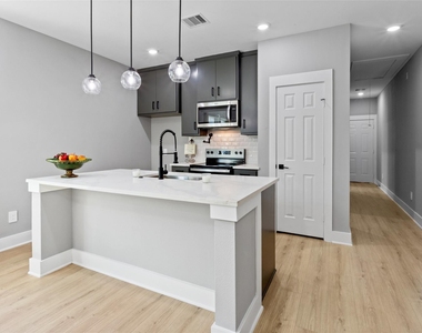3220 Josephine Street - Photo Thumbnail 6