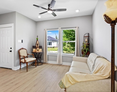 3220 Josephine Street - Photo Thumbnail 5