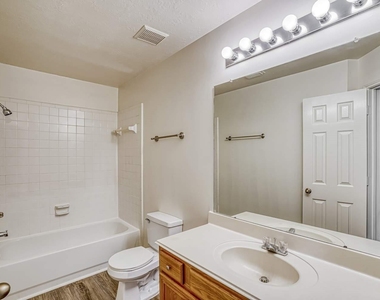 6935 Moss Boulder Drive - Photo Thumbnail 13