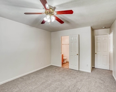 6935 Moss Boulder Drive - Photo Thumbnail 12